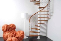 Reflex spiral staircase
